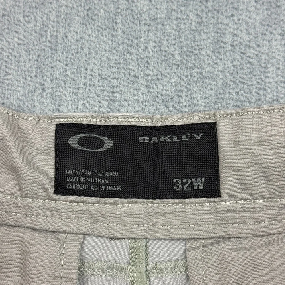 Oakley Shorts Mens 32 Gray Take Golf 12